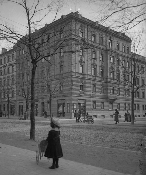 Wörthstraße Ecke Comeniusstraße, Stadtarchiv München, Signatur: DE-1992-FS-NL-PETT1-4019 Wörthstraße Ecke Comeniusstraße, Stadtarchiv München, Signatur: DE-1992-FS-NL-PETT1-4019