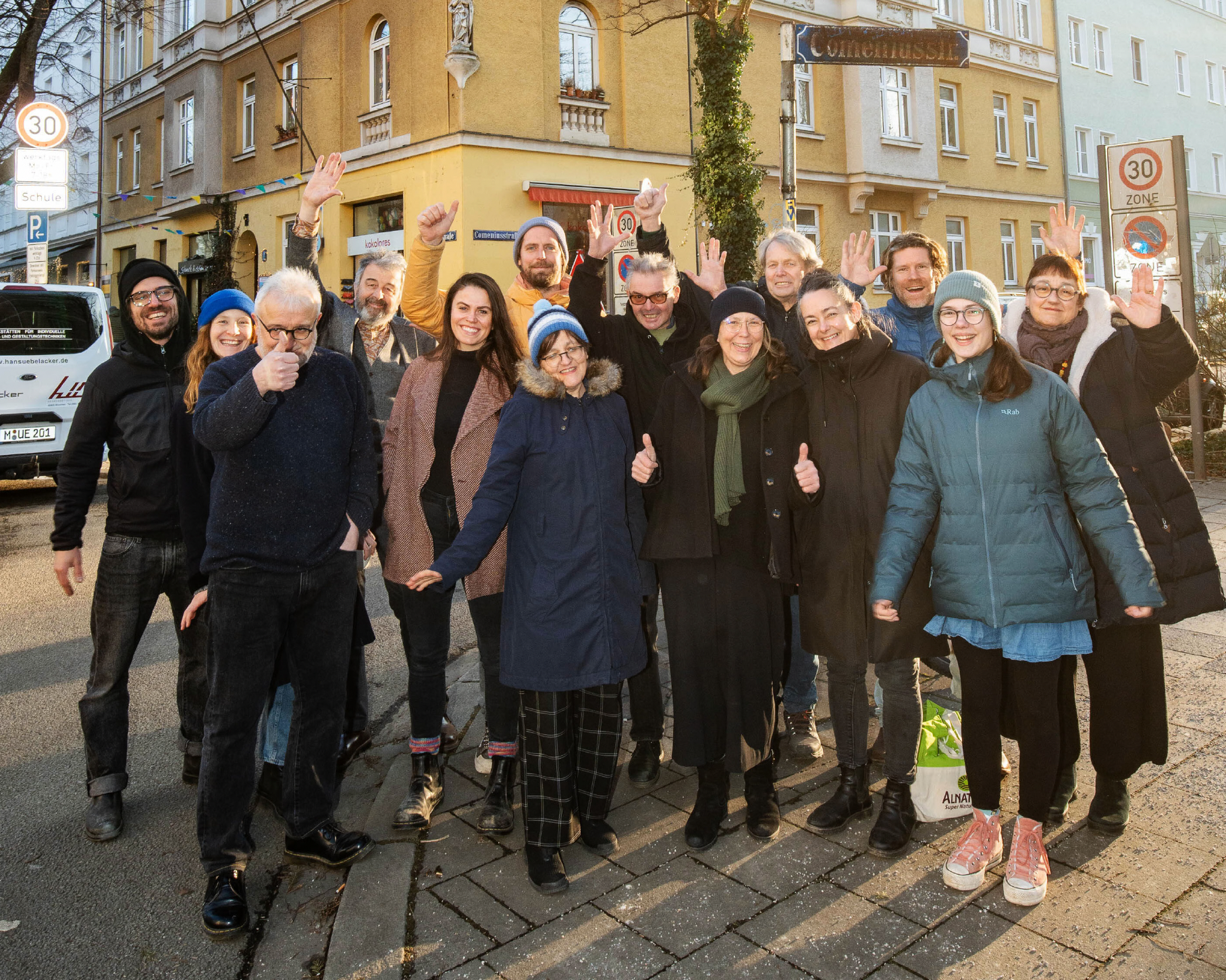 Gruppenbild Vereinsmitglieder Wörth8 (nicht alle), Mieterverein München (Link zum Artikel im Mietermagazin Januar 2025), Foto: Oliver Bodmer